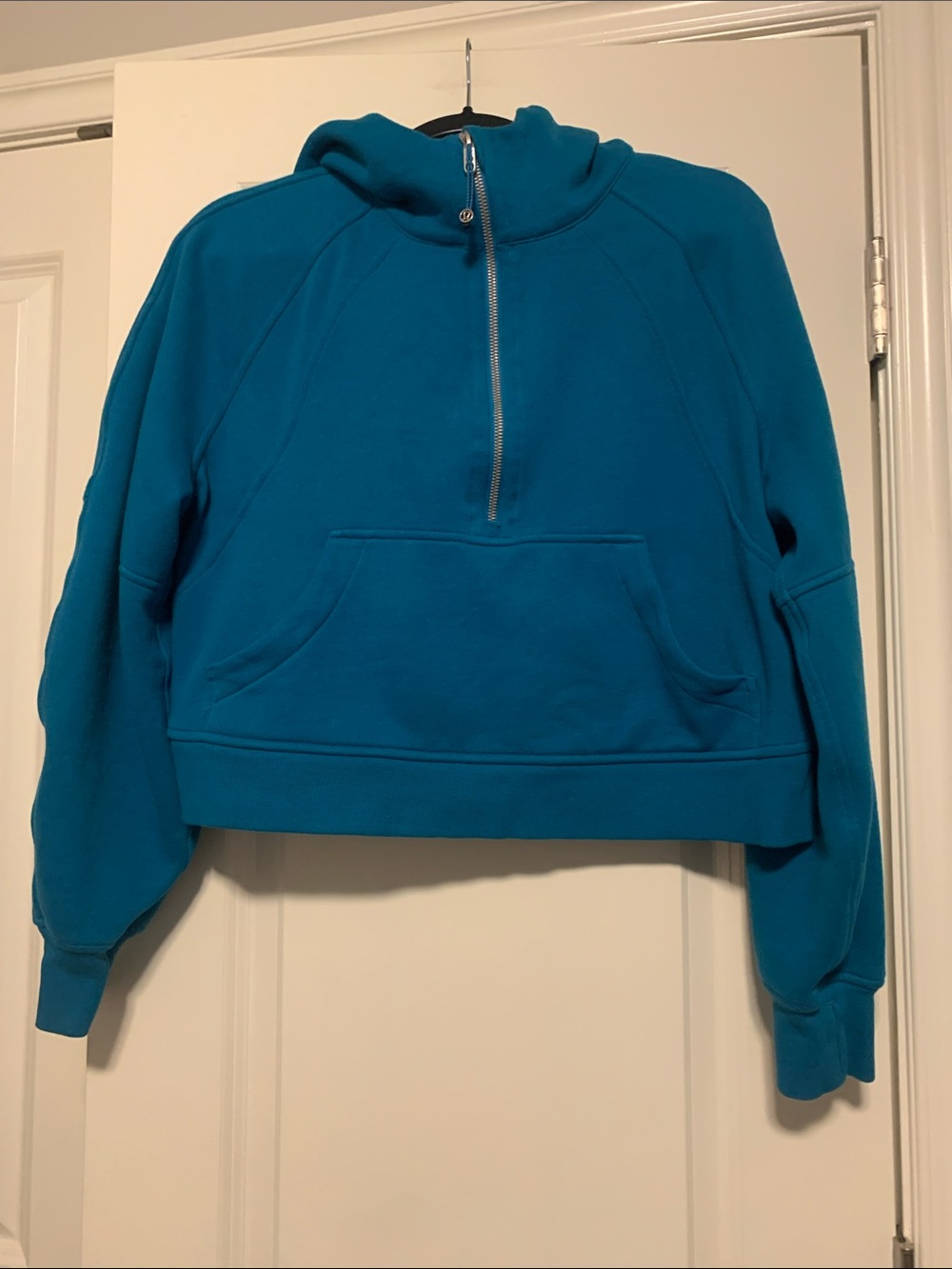 Lululemon HAWAIIAN BLUE Half Zip Scuba
Sz M/L Like New!!